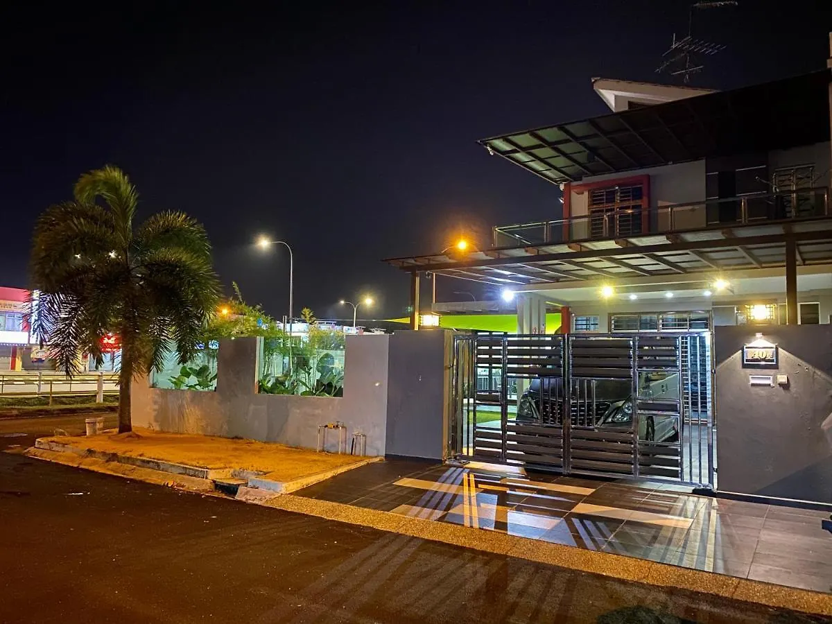 The Hiijo Haus Private Pool & Garden Villa Johor Bahru Feriehus