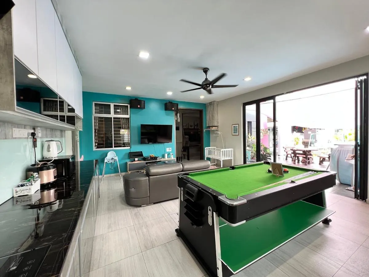 Feriehus The Hiijo Haus Private Pool & Garden Villa Johor Bahru